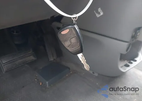 2005 Chrysler Town & Country Lx z USA, uszkodzony, nr VIN 2C4GP44R65R269580